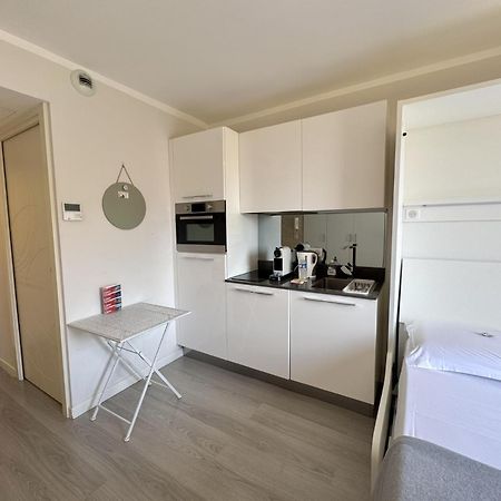 Aparthotel Riviera Nice Cote D'Azur - Old Town - Studio Ac - Sea View - 50M Promenade Des Anglais- La Maison Linda Bagian luar foto
