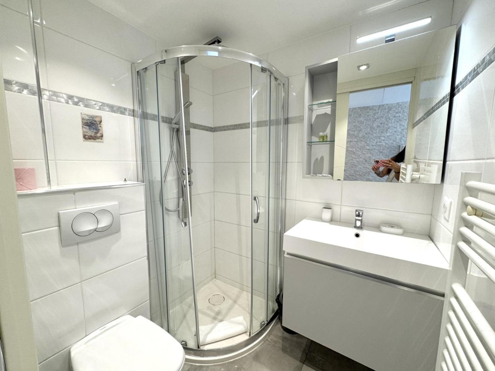 Aparthotel Riviera Nice Cote D'Azur - Old Town - Studio Ac - Sea View - 50M Promenade Des Anglais- La Maison Linda Bagian luar foto